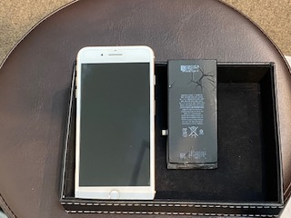 iPhone８Pバッテリー交換・横浜よりご来店