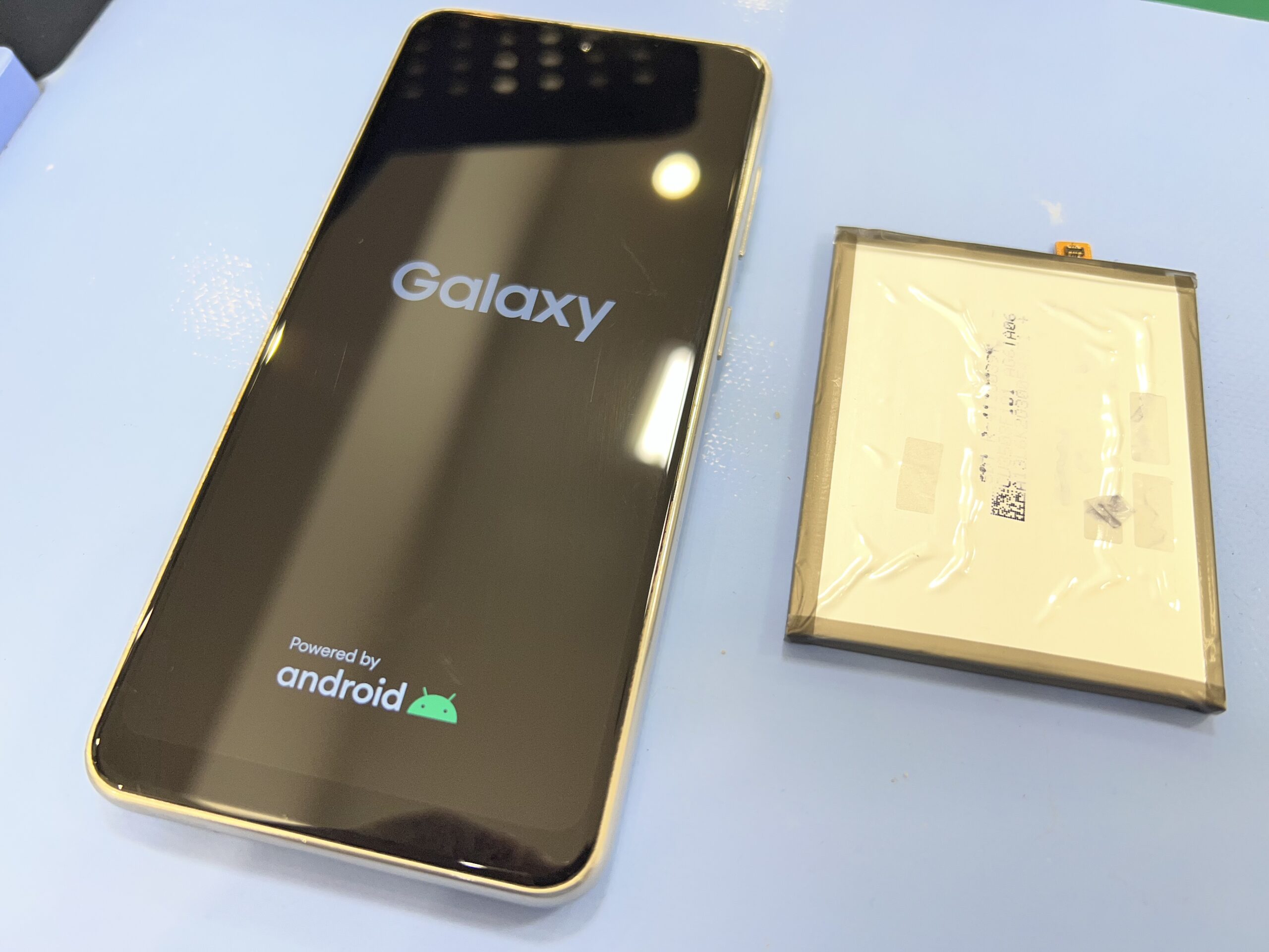 Galaxy A21 バッテリー交換修理させていただきました【川崎市からご